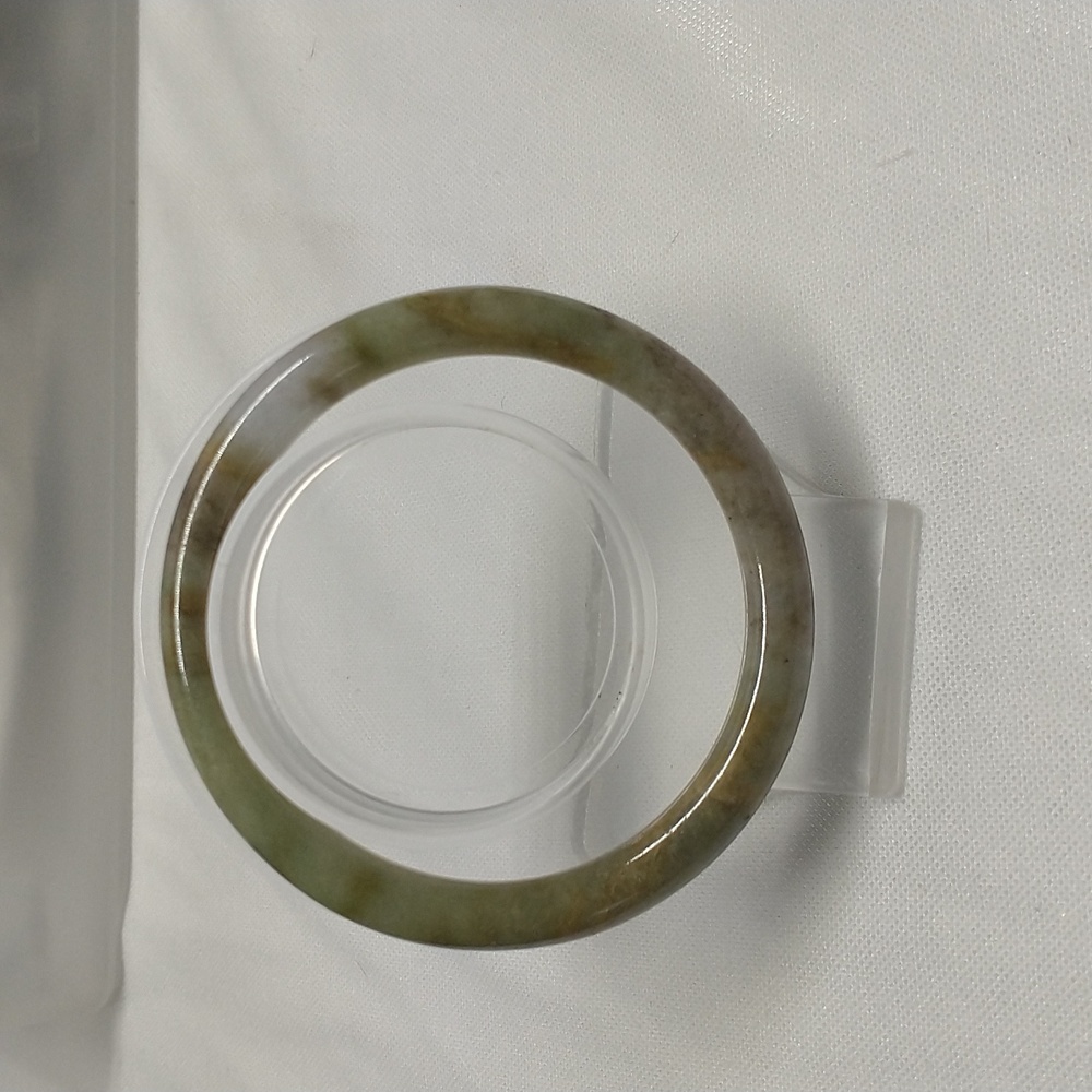 Jadeite bangle - Picture 2 of 6